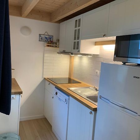 Maisonnette avec Piscine: Cozy Beachside Retreat Saint-Georges-d'Oleron Exterior photo